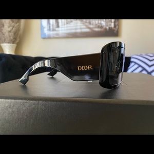 Dior shades  in black